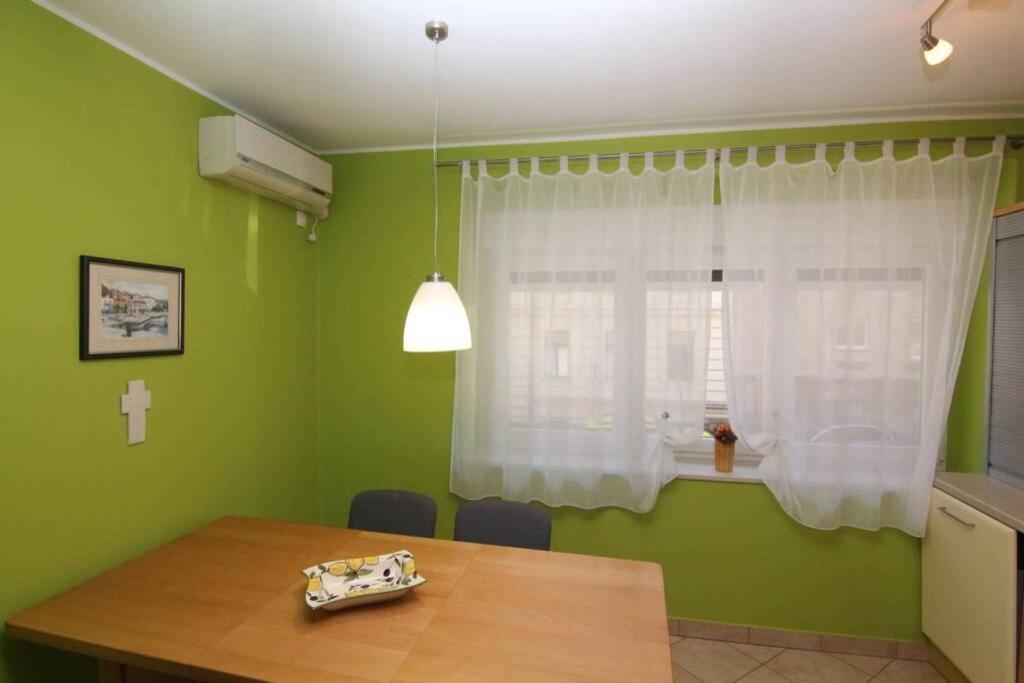 Fast Friend - Cozy Apartment In The Center With Private Garage Риека Экстерьер фото
